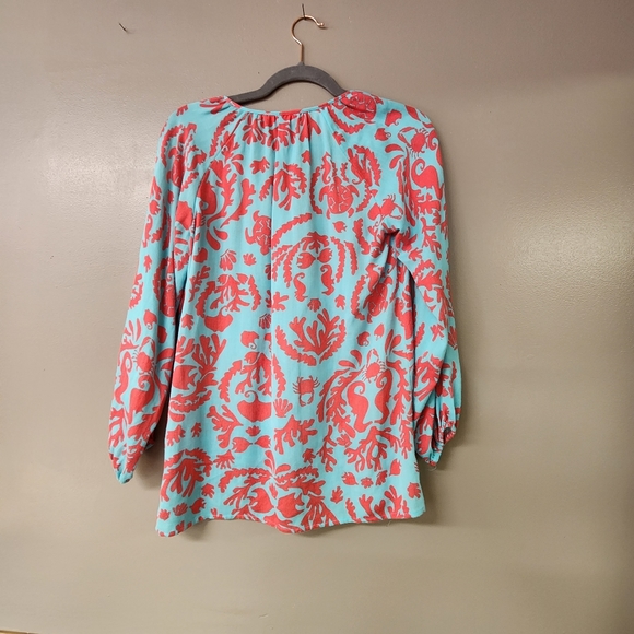 3 piece bundle: Blue Rain boho top,s;  Lilly Pulitzer top, xs;sz 29 white shorts - Picture 8 of 12
